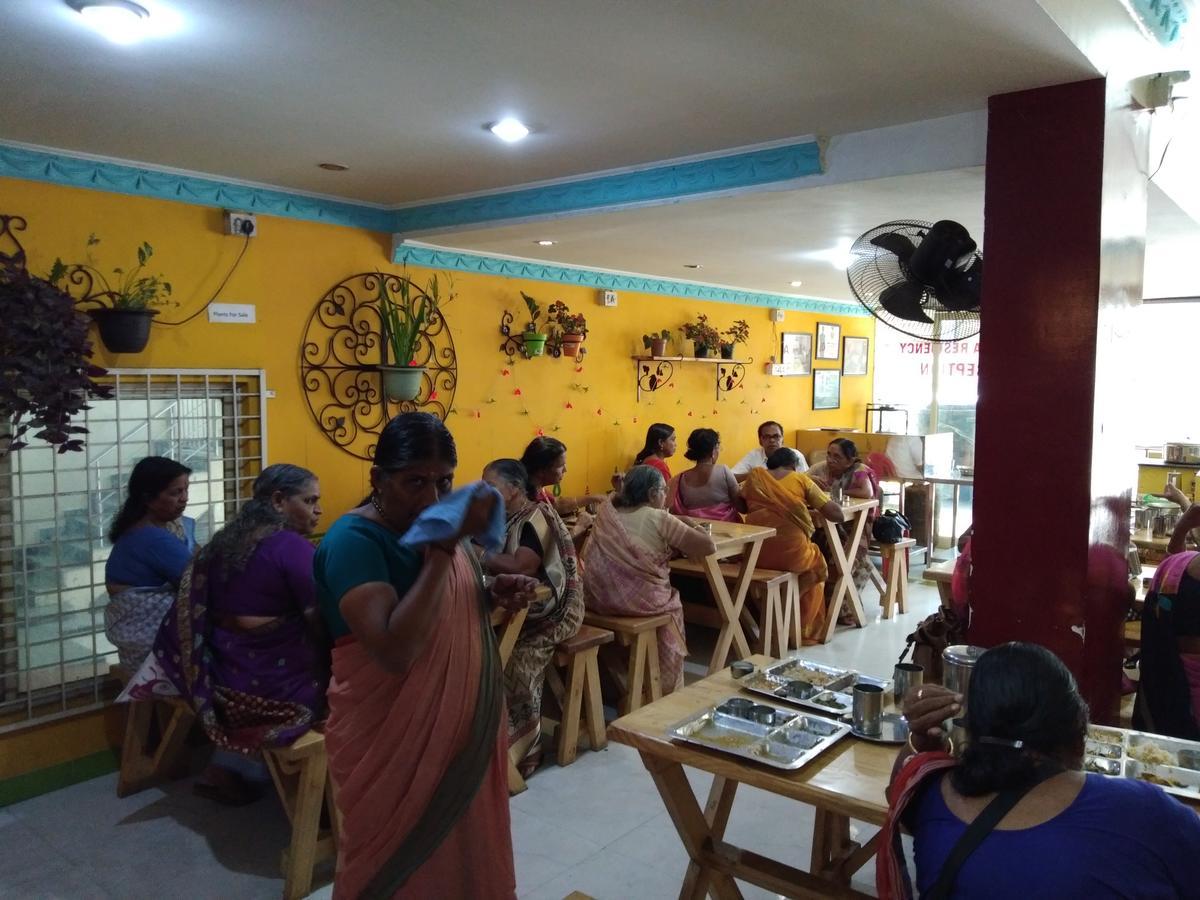 Minerva Residency Hotel Bangalore Luaran gambar