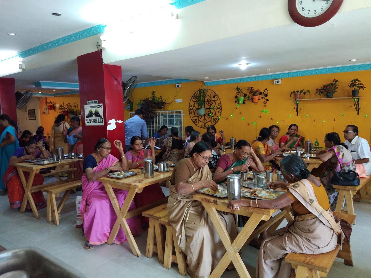 Minerva Residency Hotel Bangalore Luaran gambar